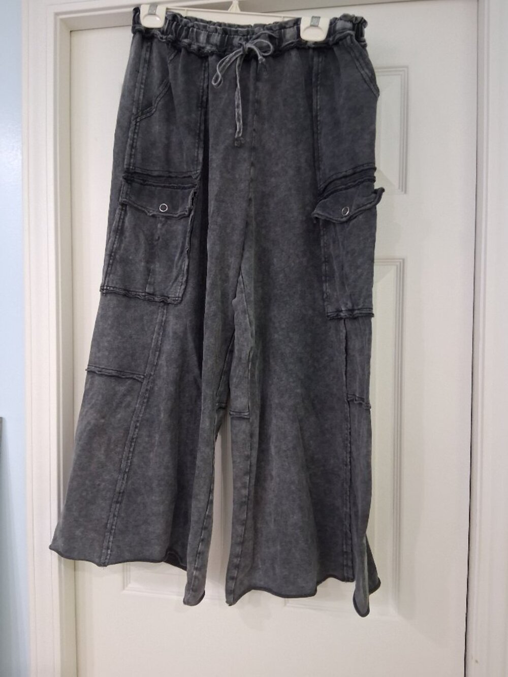 Like New Easel Large Wide Leg Pants - Picture 4 of 6